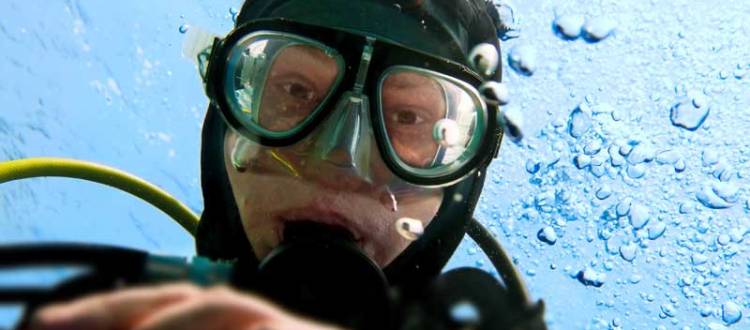 Buying the Best Scuba Mask in Town