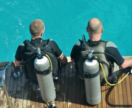 divemaster-scuba-instructor